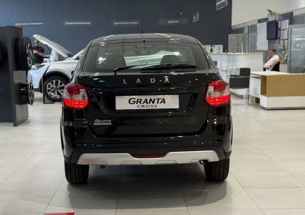 Lada Granta седан Комфорт 1.6 90 л.с. МТ (Comfort)