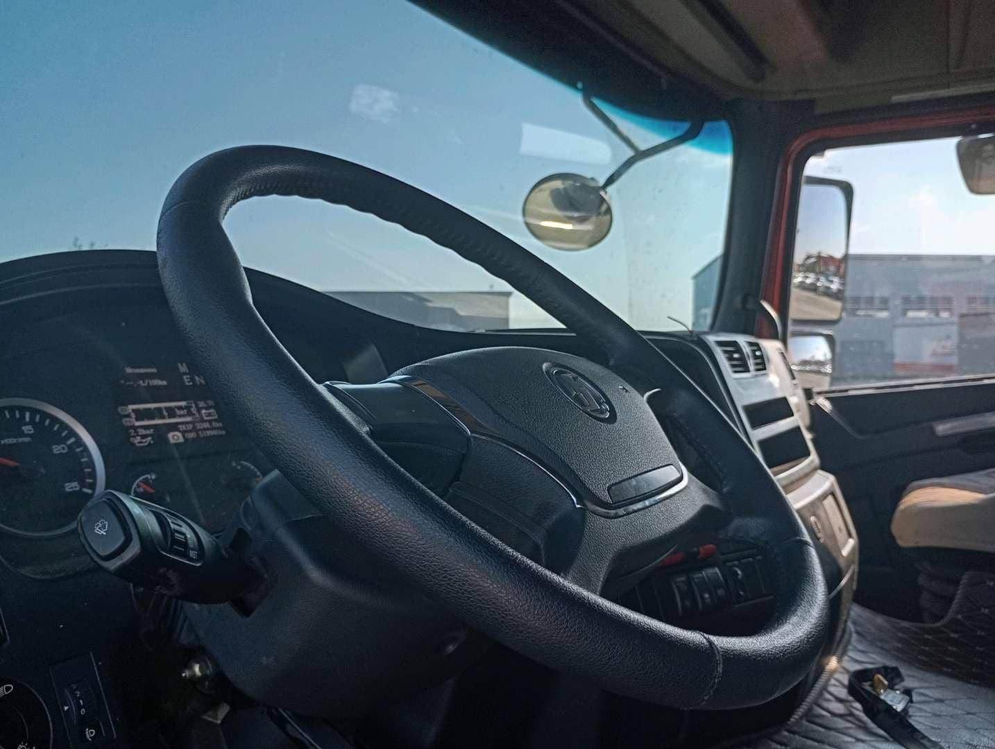 Shacman SX4189XD1Q1,  519 946 км, 2022 года в лизинг