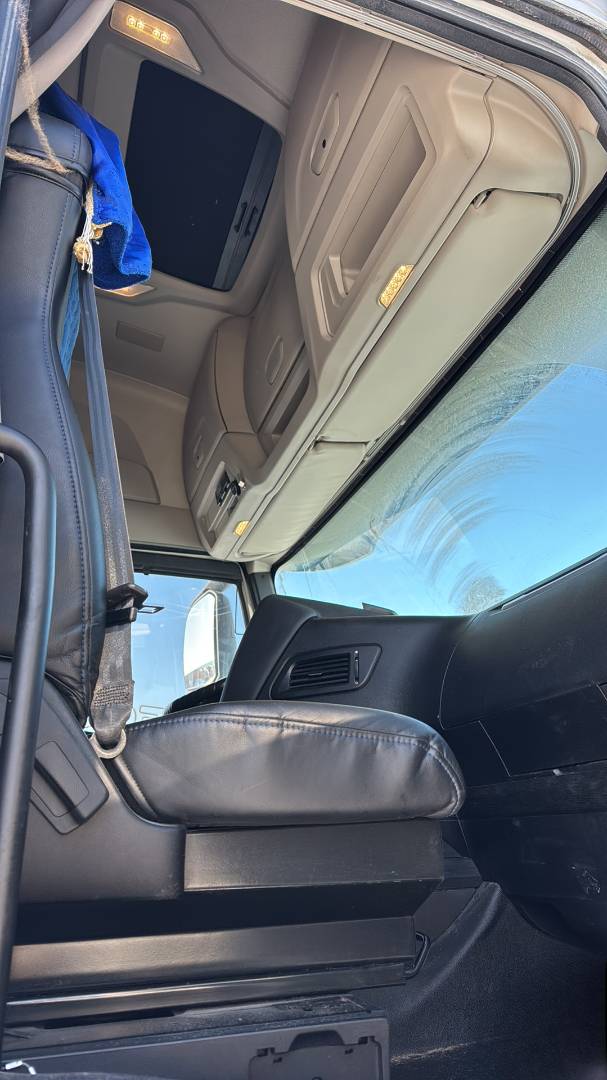 IVECO S-WAY AT440S48T/P 4x2,  481 369 км, 2022 года в лизинг