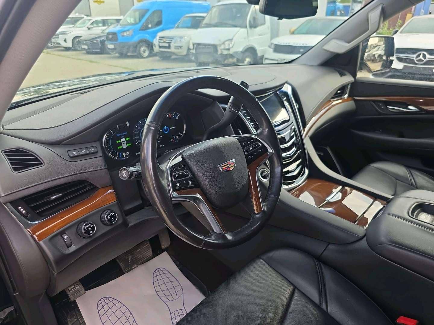 Cadillac Escalade,  85 993 км, 2019 года в лизинг