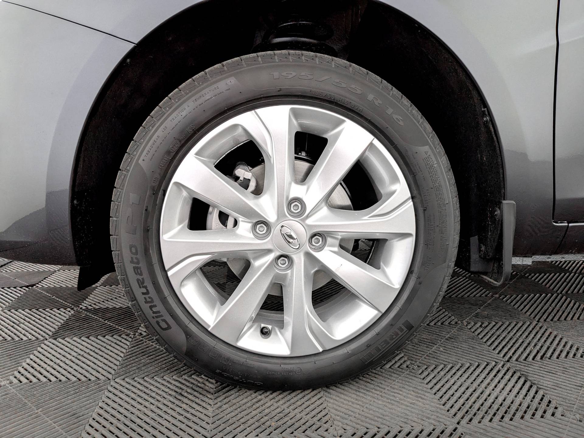 Lada Vesta седан Enjoy 24 1.6 106hp 5MT