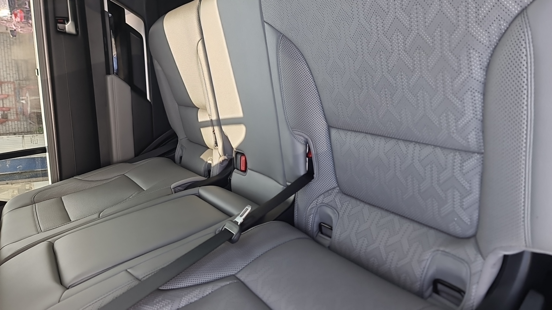 Toyota Sequoia,  274 405 км, 2022 года в лизинг