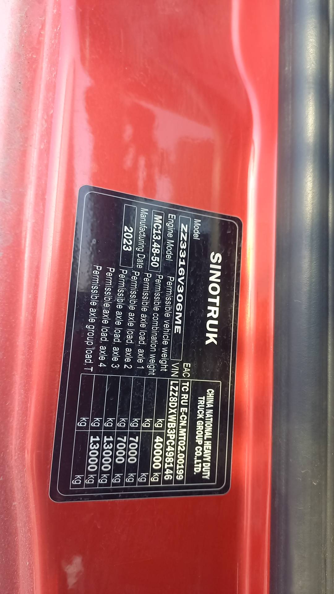 Sitrak ZZ3316V306ME,  180 175 км, 2023 года