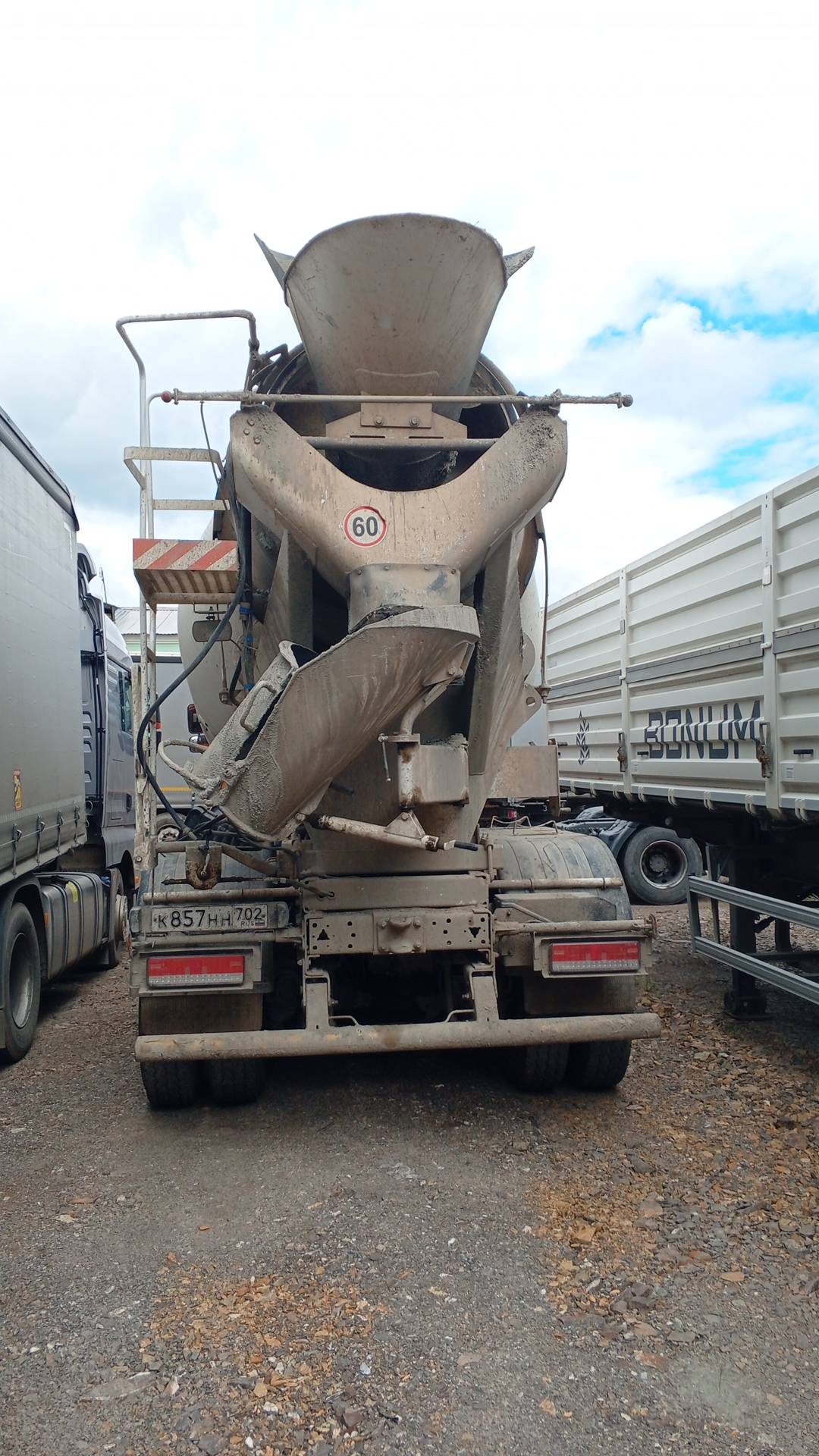 КАМАЗ 6540-48(A4),  14 796 км, 2023 года в лизинг