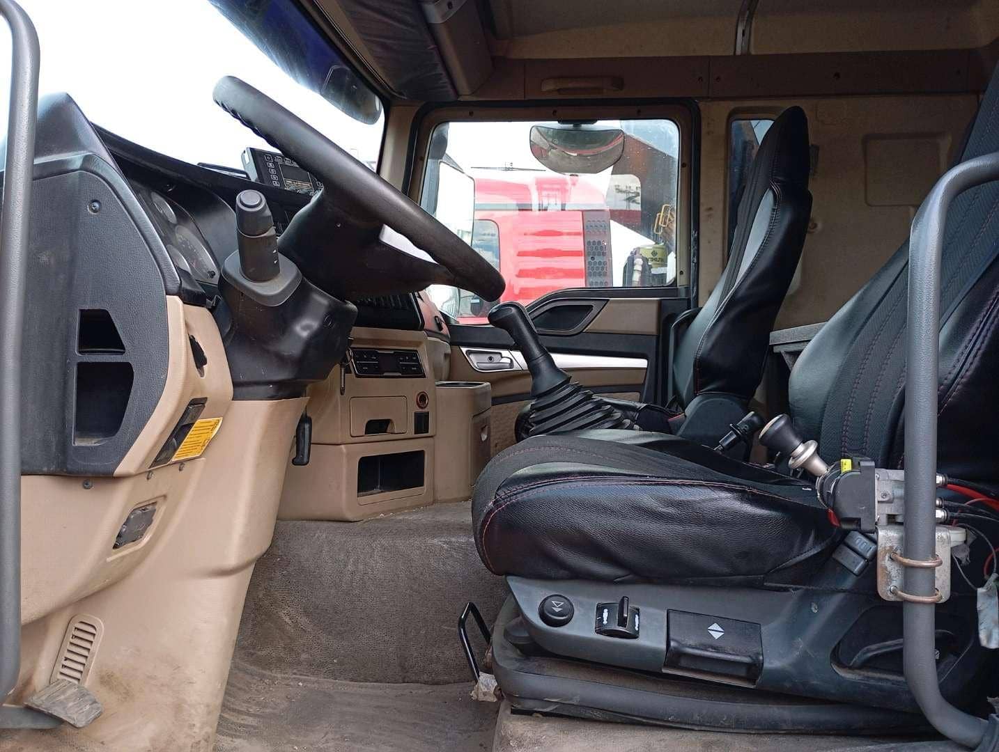 HOWO ZZ3256V384GE 6x4,  111 208 км, 2023 года в лизинг