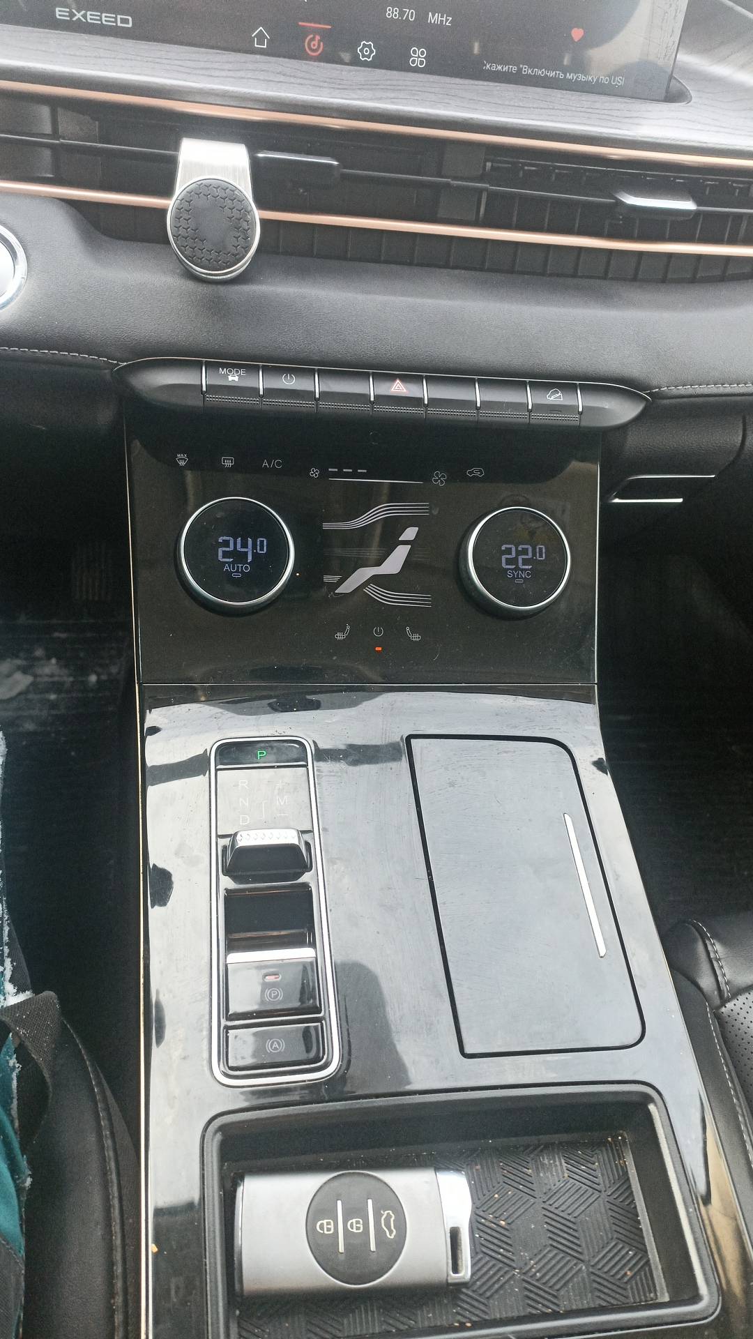 EXEED LX,  185 890 км, 2023 года в лизинг