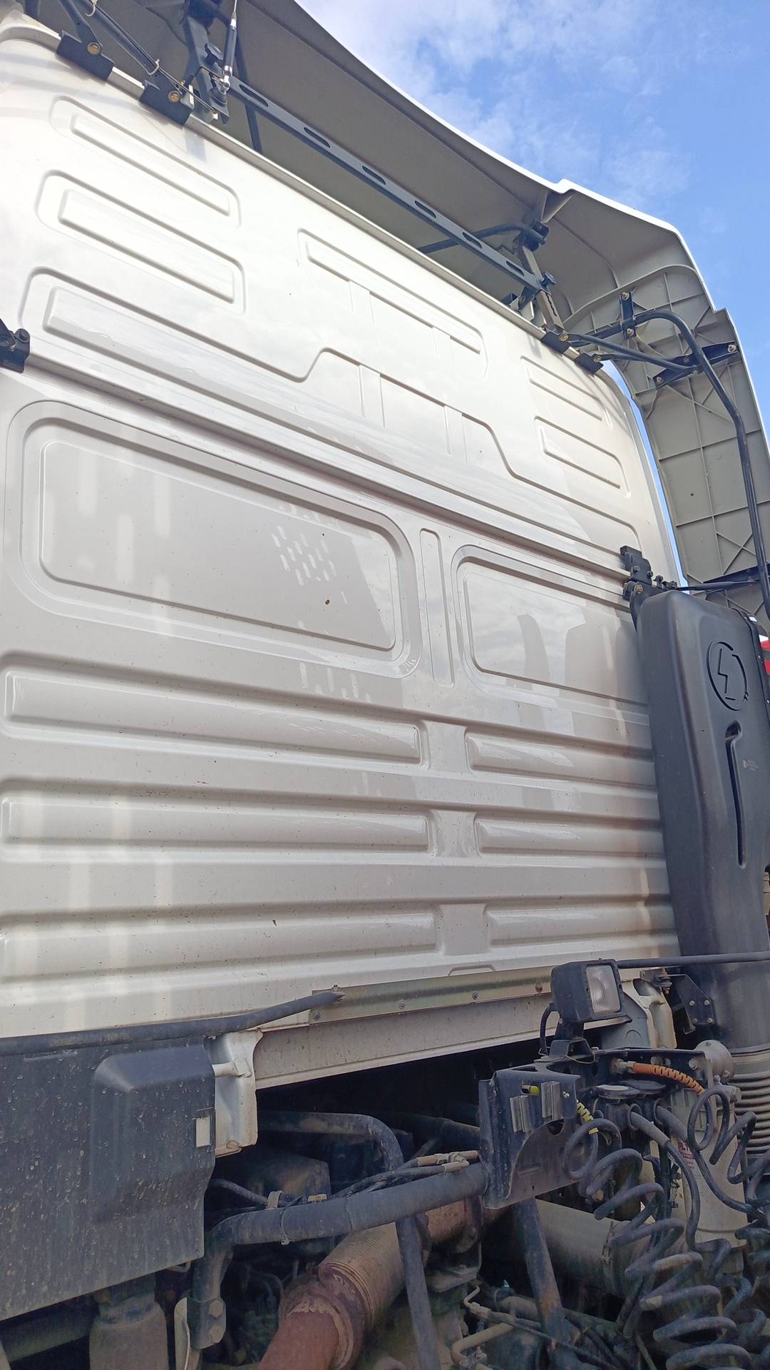 Shacman SX42584V324,  86 502 км, 2023 года в лизинг