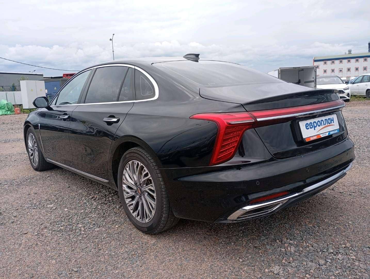 Hongqi H5,  183 019 км, 2024 года в лизинг