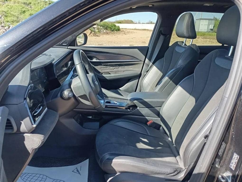Geely Monjaro,  58 646 км, 2024 года в лизинг