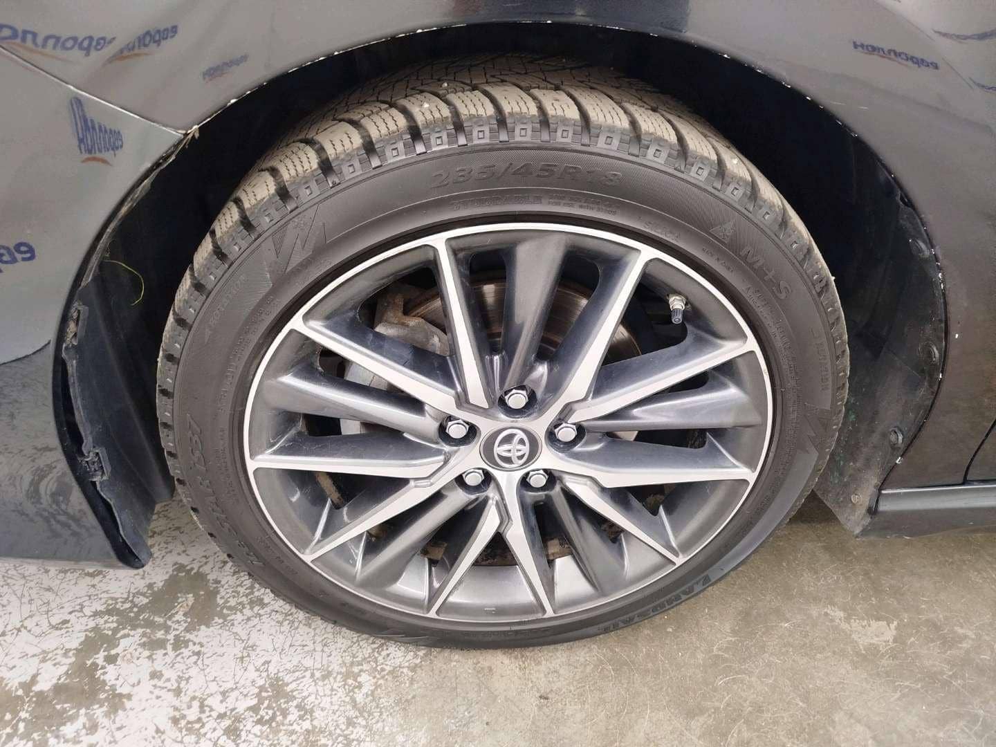 Toyota Camry,  116 756 км, 2023 года в лизинг