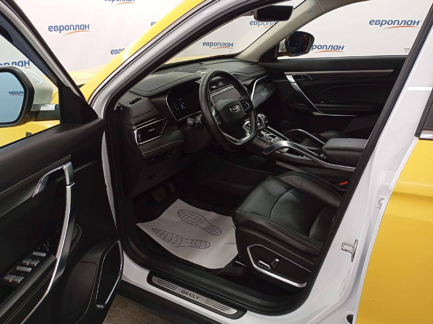 Geely Atlas Pro,  161 120 км, 2024 года в лизинг