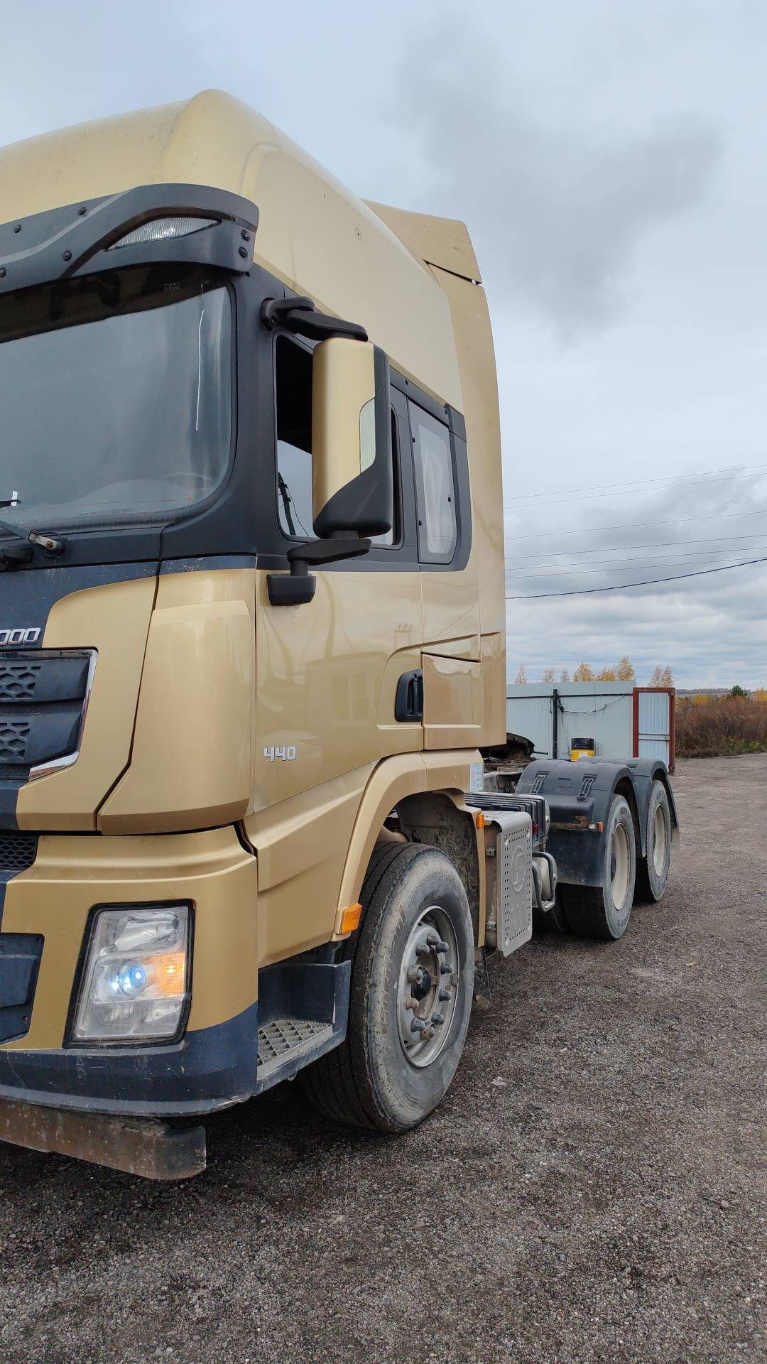 Shacman SX42584W324C,  471 947 км, 2022 года в лизинг