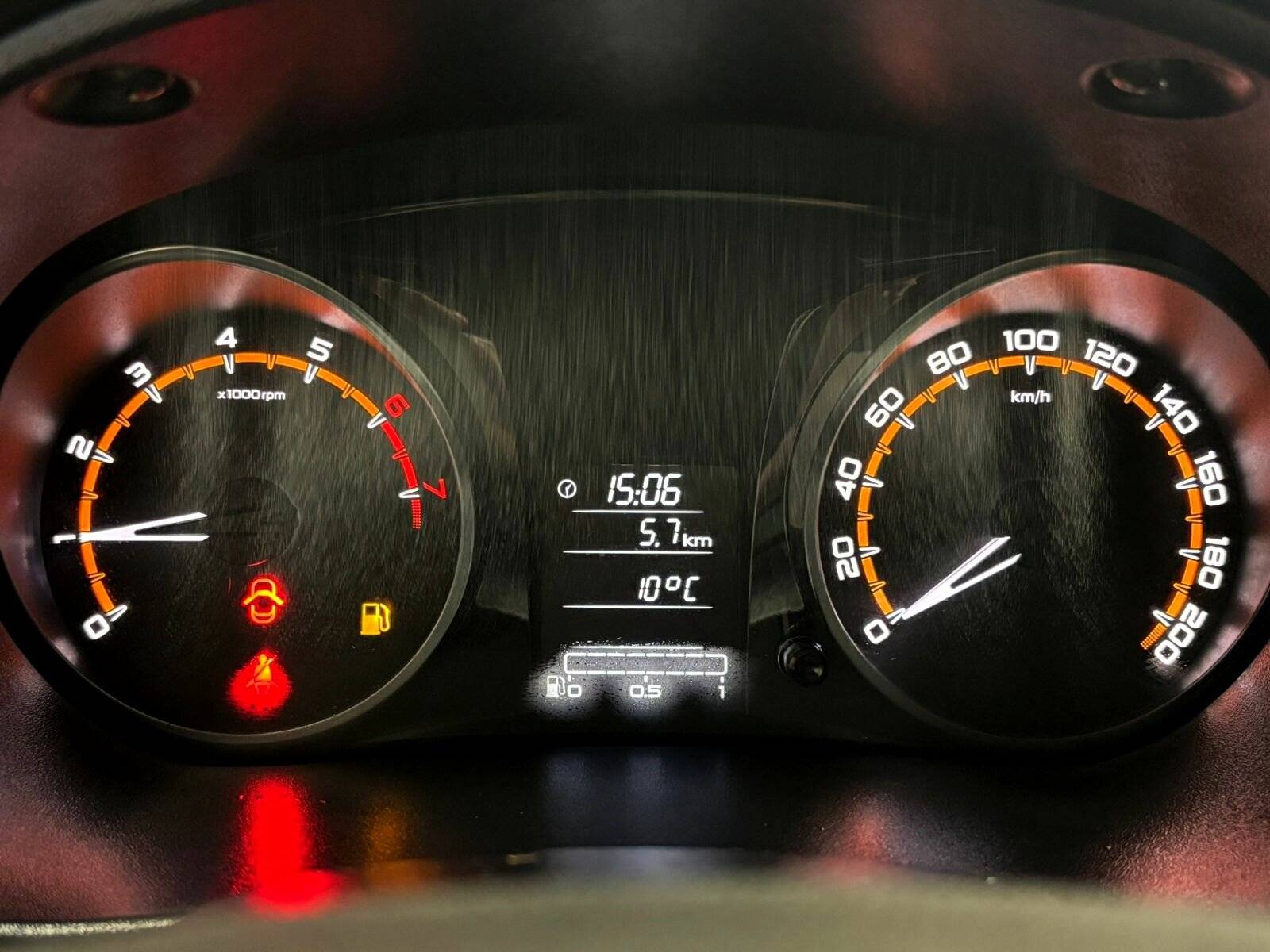 Lada Granta седан Classic 24 Кондиционер 1.6 90hp 5MT