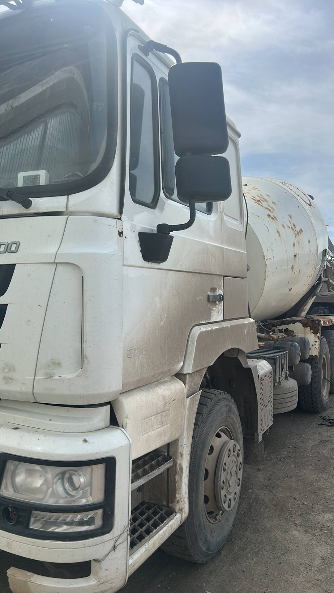 Shacman SX5258GJBDR384,  143 816 км, 2021 года в лизинг