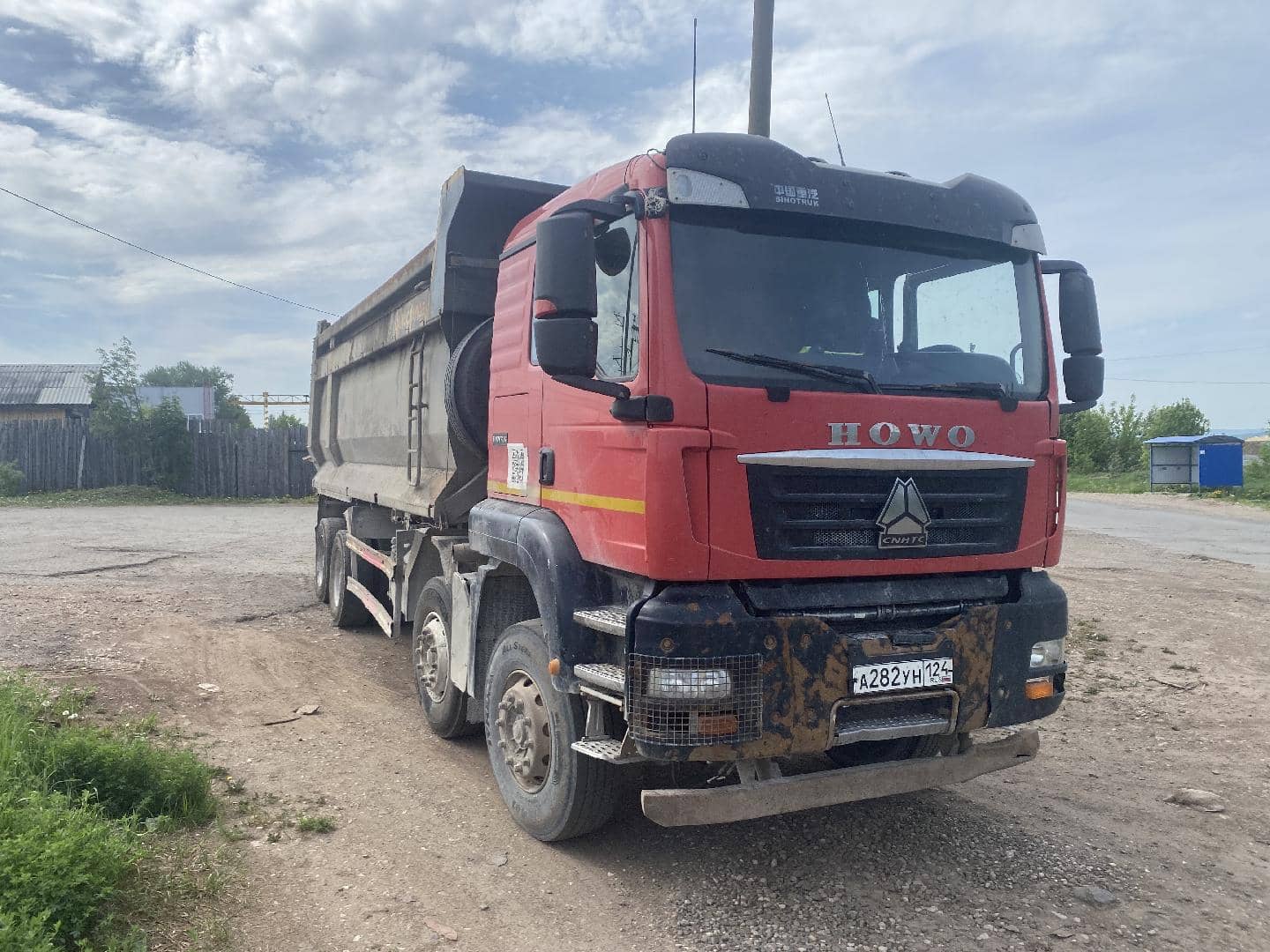 HOWO ZZ3317V386GE1 8х4,  229 962 км, 2022 года в лизинг
