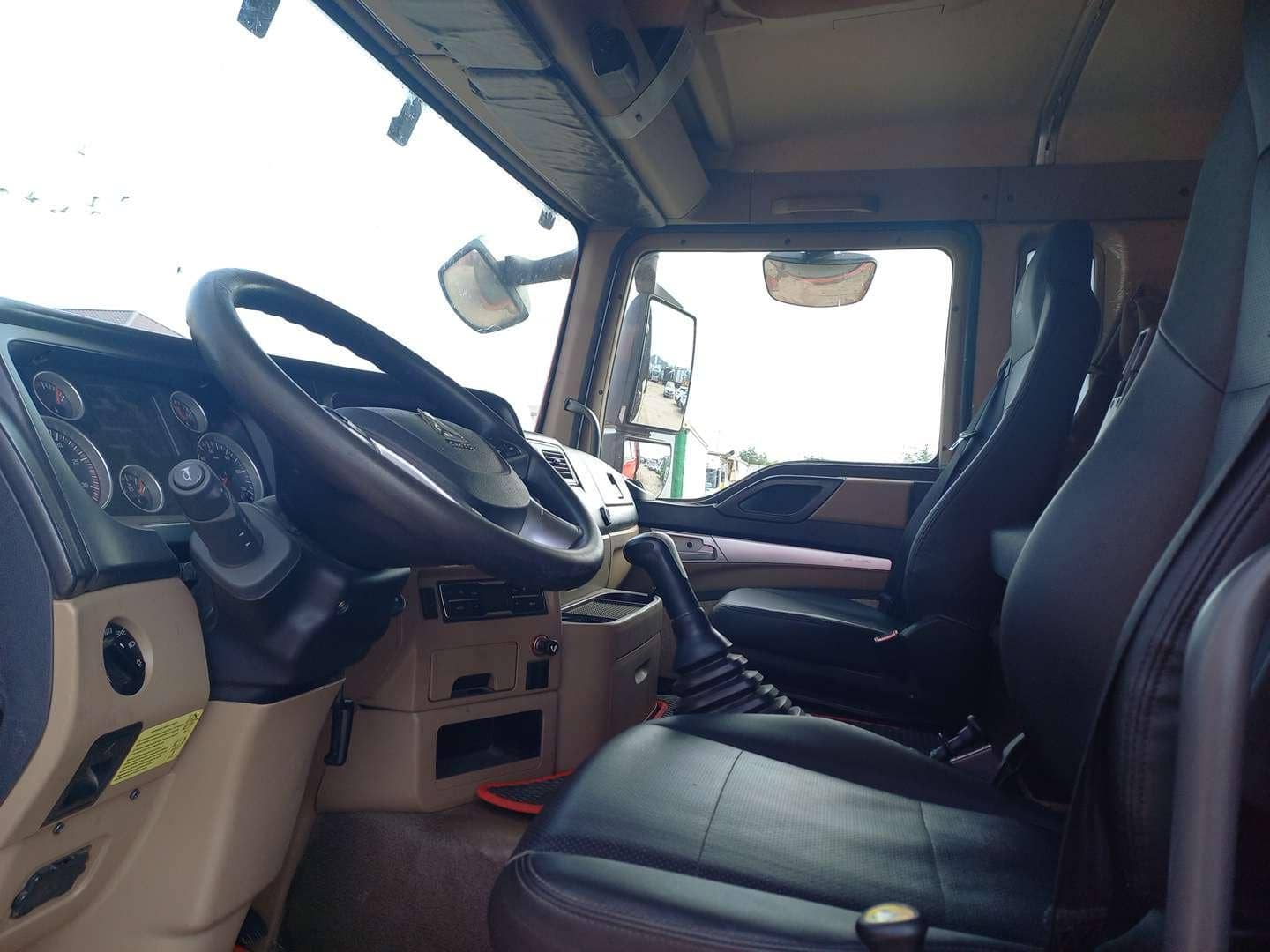 HOWO ZZ3317V386GE1 8х4,  162 707 км, 2024 года в лизинг
