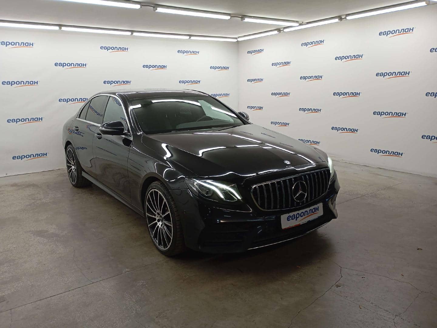 Mercedes-Benz E седан,  175 524 км, 2020 года в лизинг