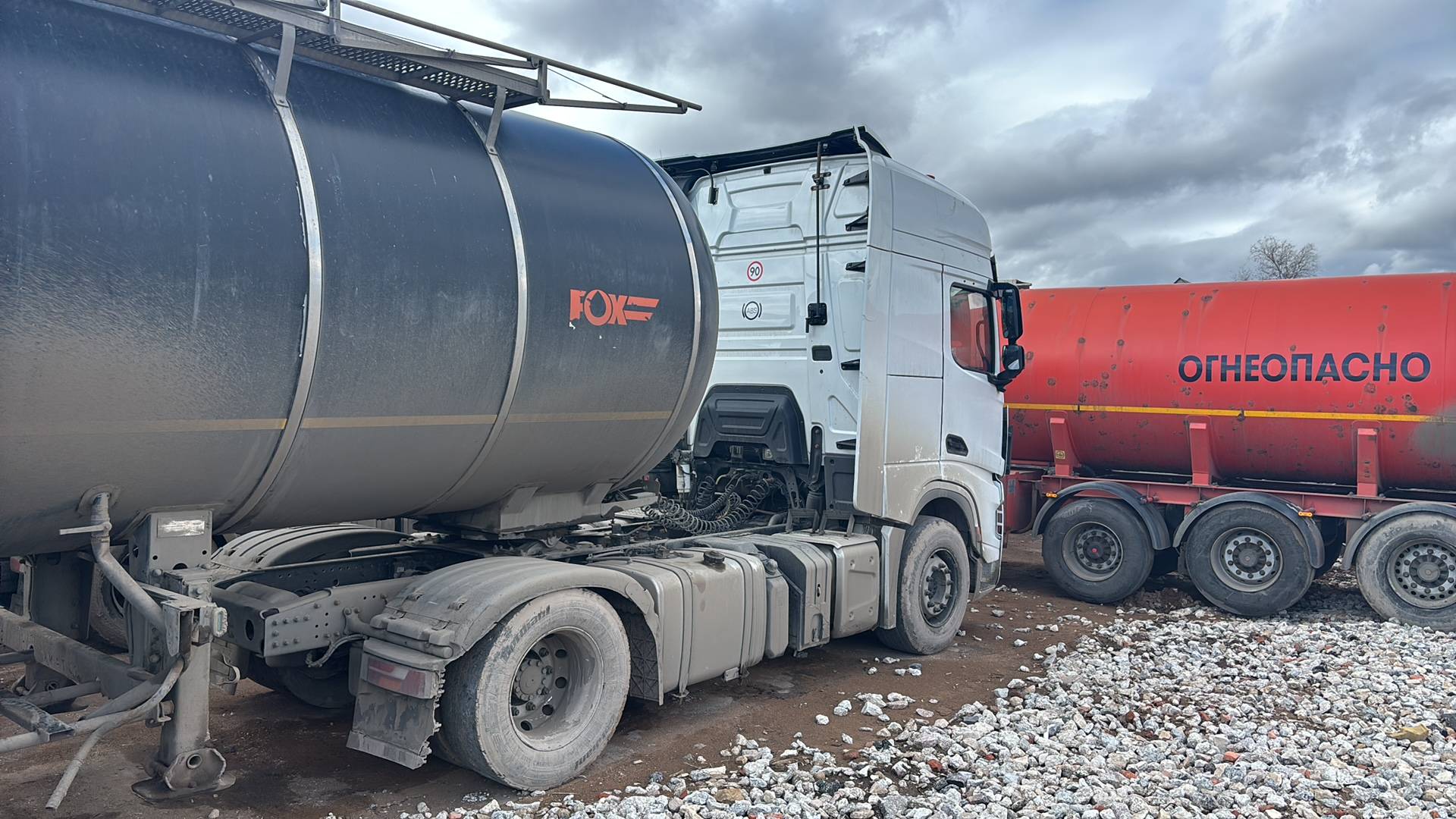 Shacman SX4188YY381,  250 861 км, 2024 года в лизинг