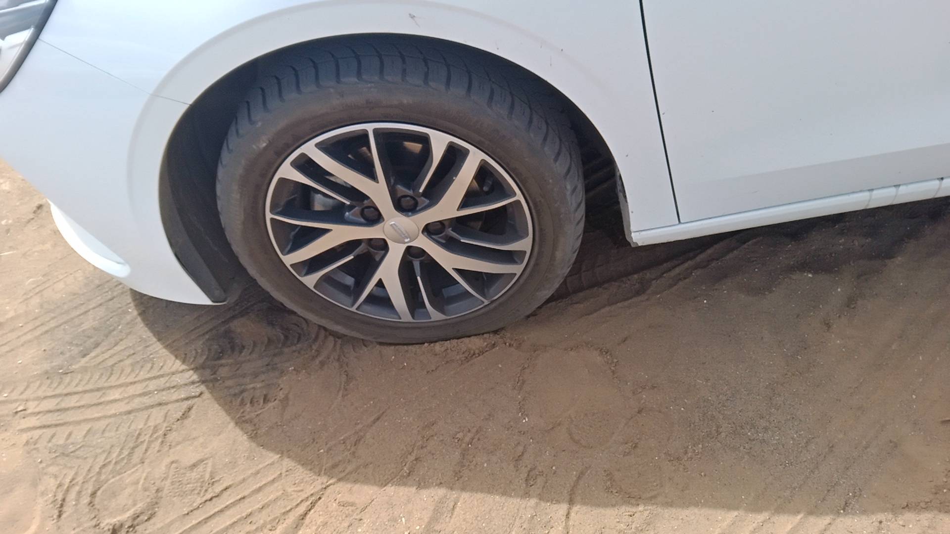 Geely Emgrand,  83 852 км, 2024 года в лизинг