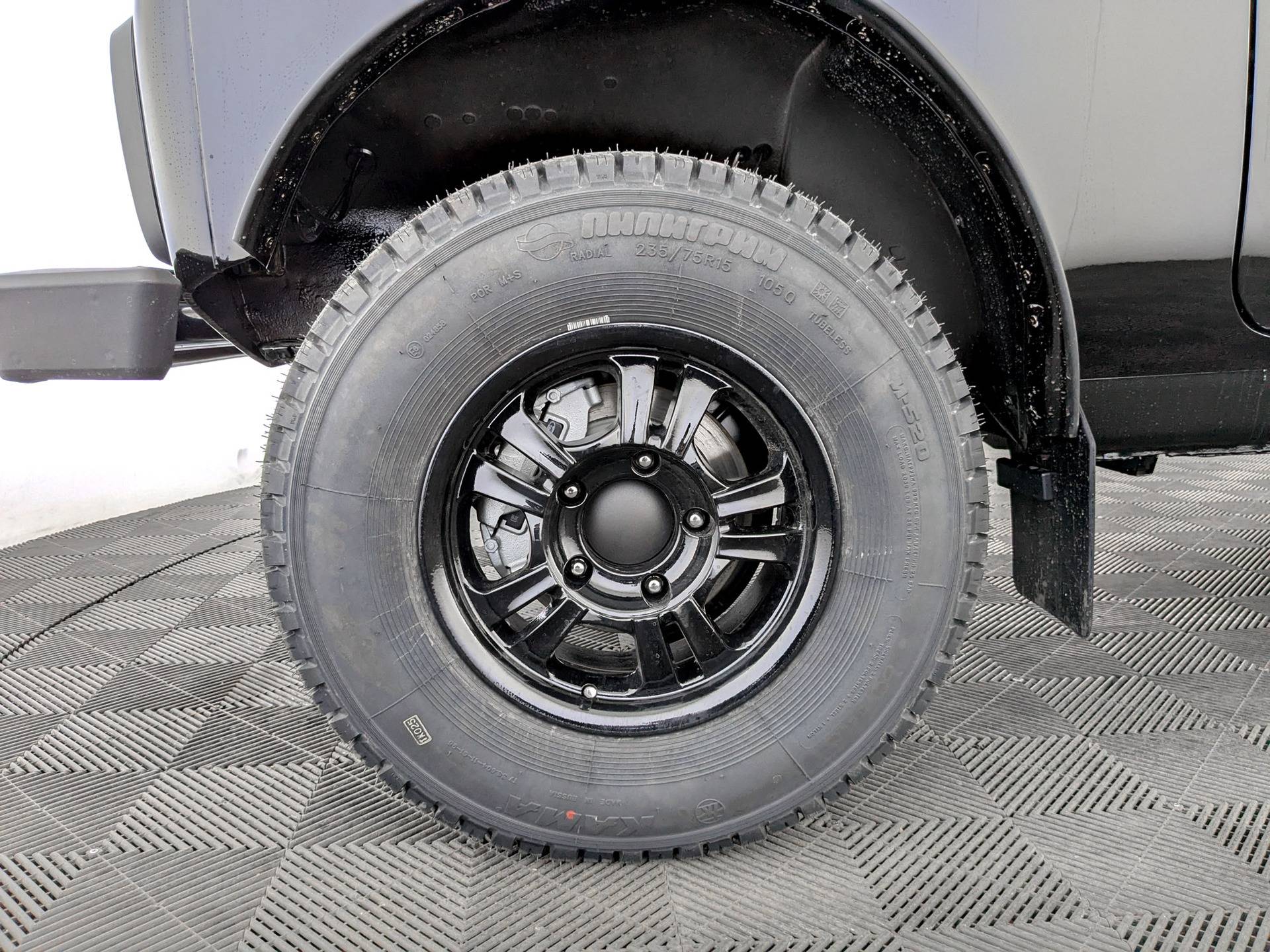 Lada Niva Legend Bronto Luxe 1.7 5MT