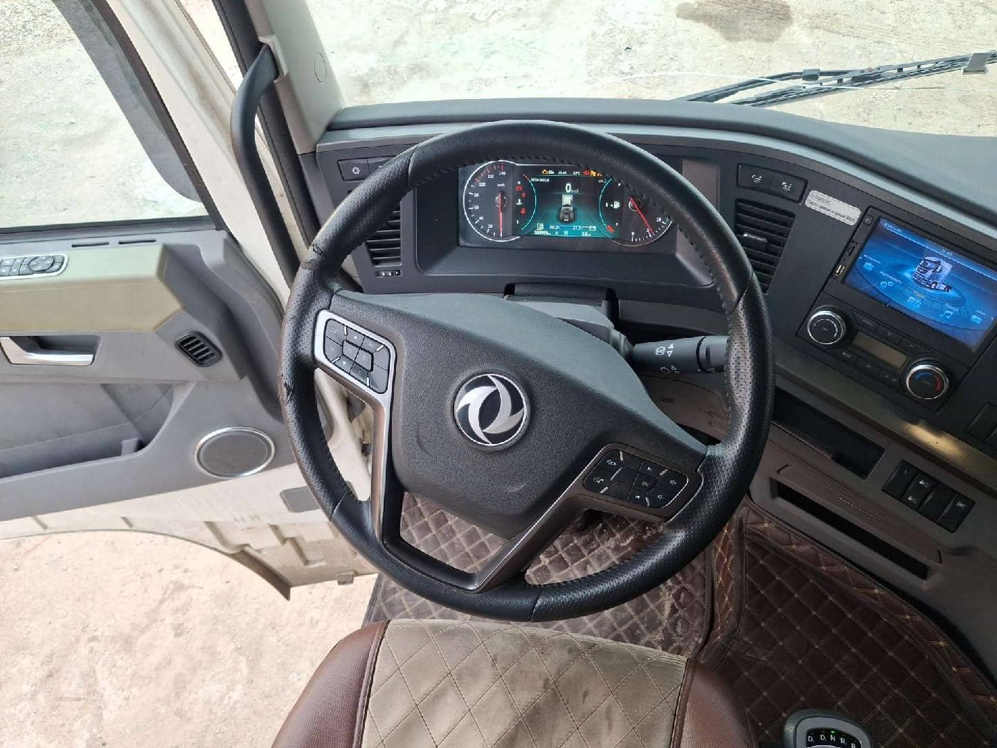 DongFeng GX DFH4180 4x2,  508 933 км, 2023 года в лизинг