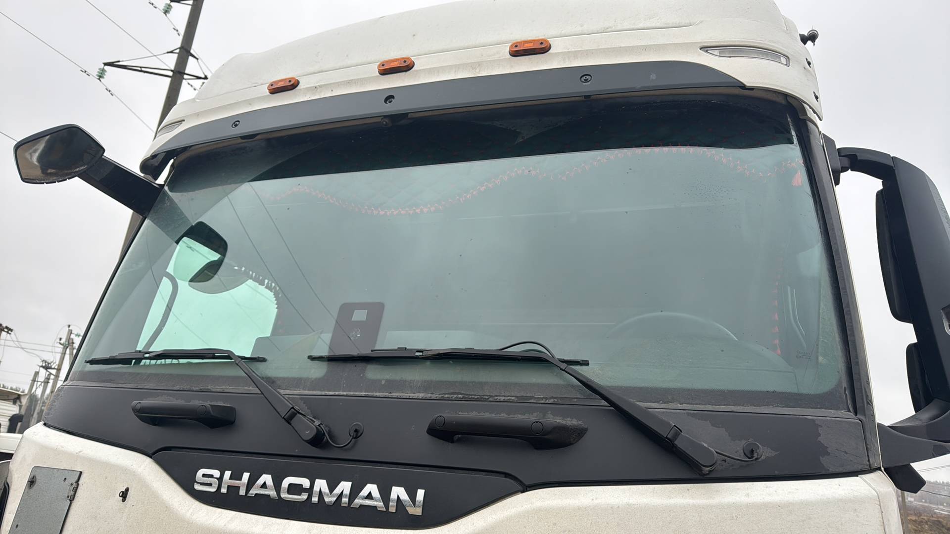 Shacman SX4188YY381,  317 149 км, 2023 года в лизинг