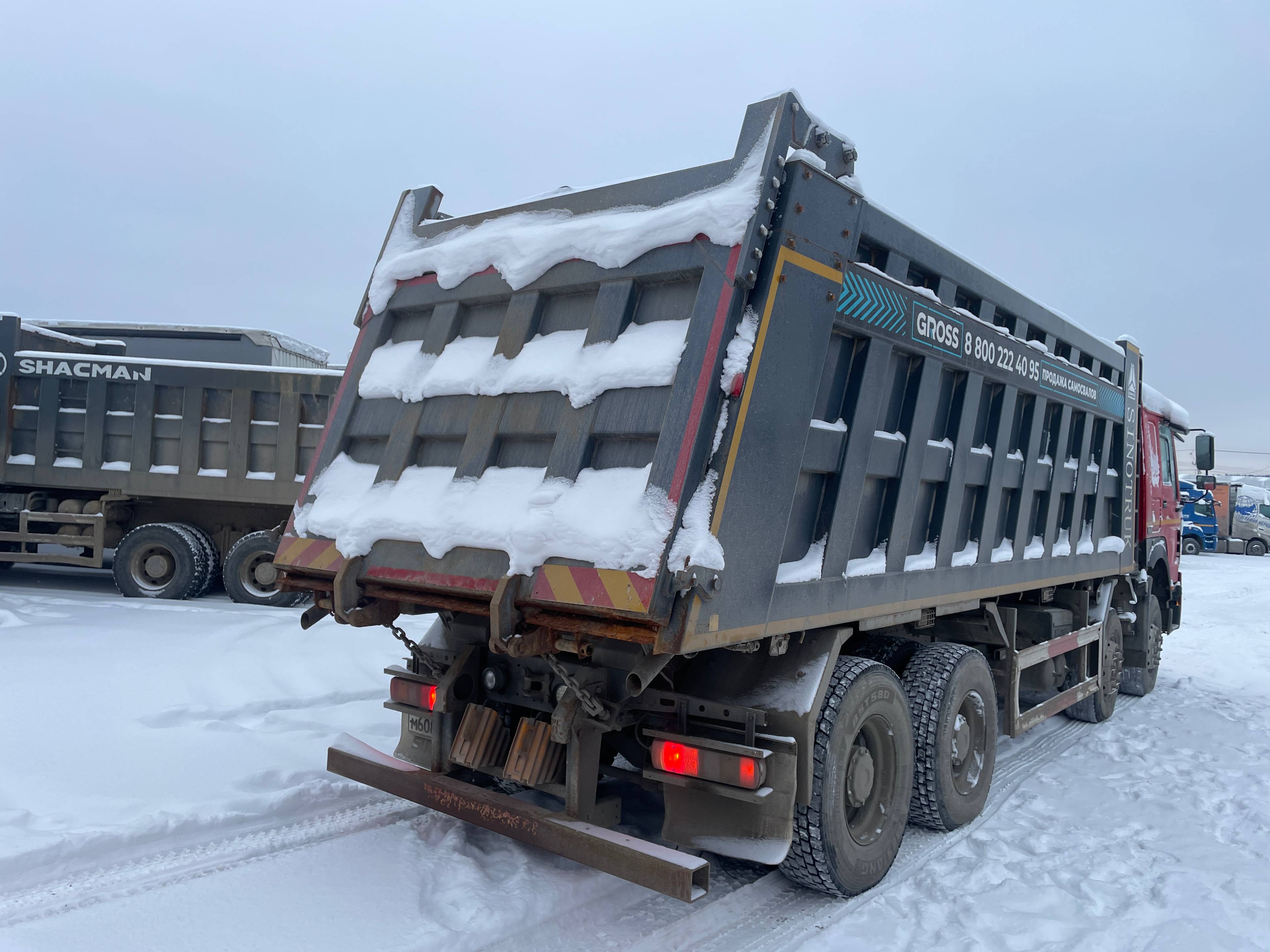 HOWO ZZ3407S3867E 8x4,  124 969 км, 2022 года в лизинг