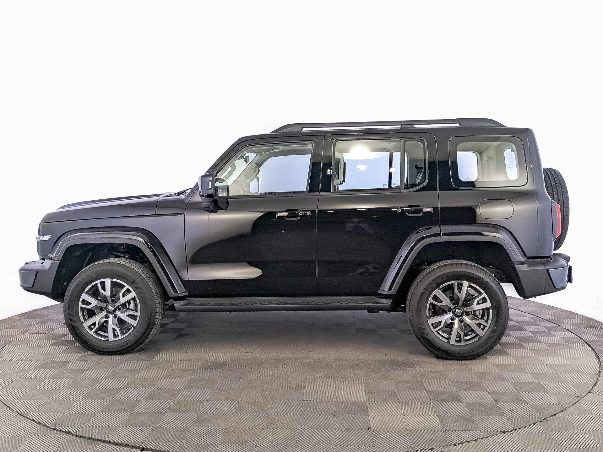 Tank 300 City Adventure 2.0 8AT 4WD