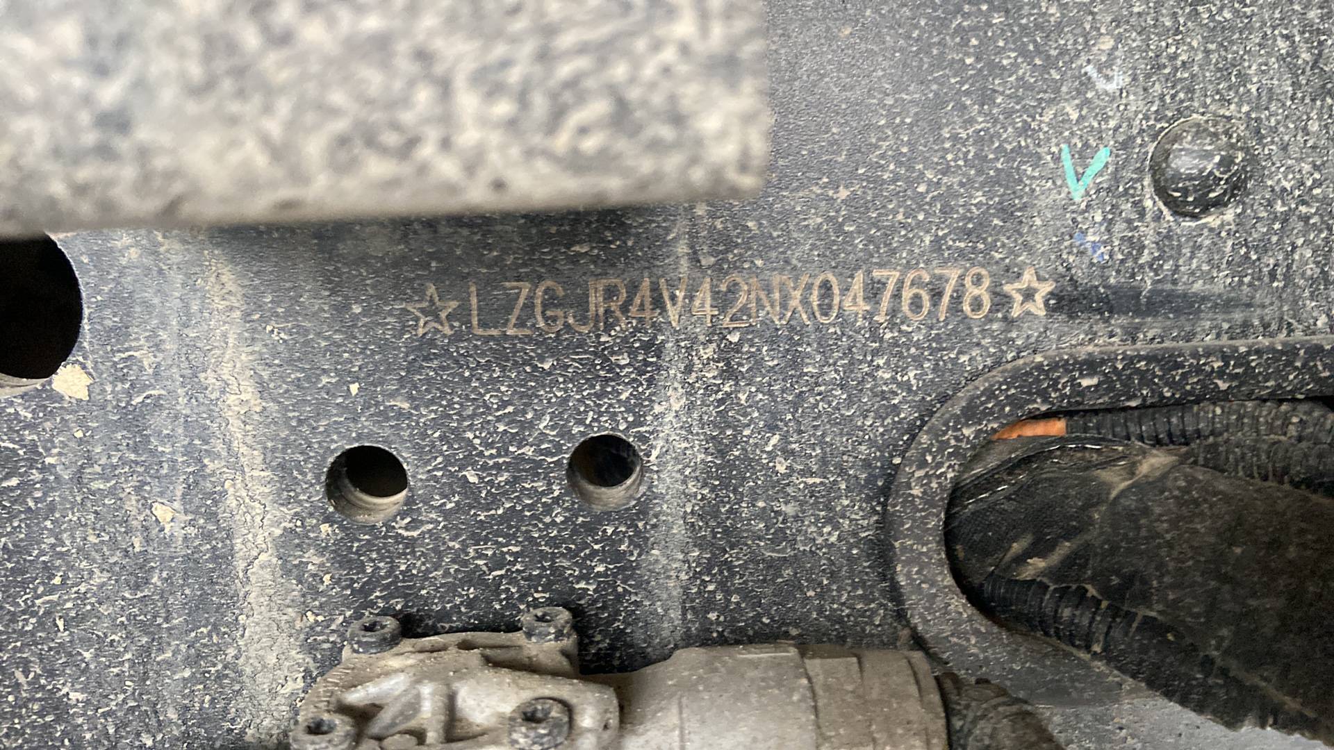 Shacman SX32586V384,  11 057 км, 2022 года в лизинг