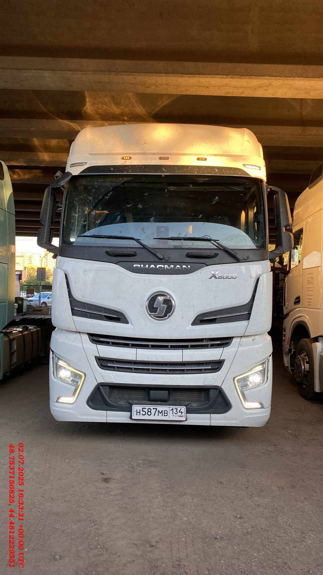 Shacman SX4188YY381