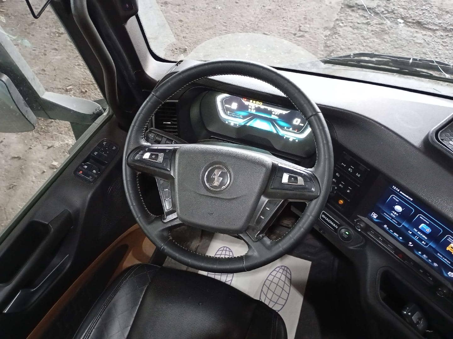 Shacman SX4188YY381,  349 568 км, 2023 года в лизинг