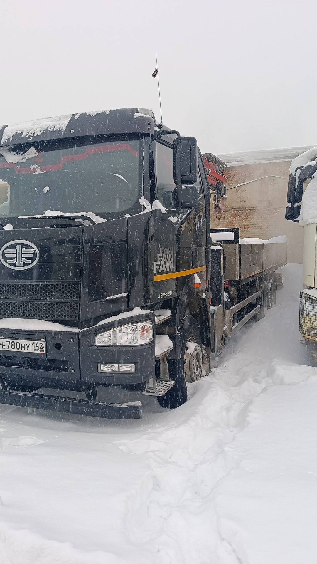 FAW CA3250P66K24T1E5 6х4