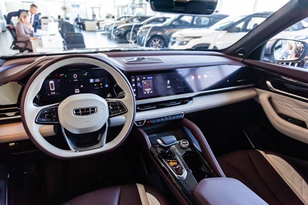 Geely Monjaro Флагман 2.0Т 238 л.с. АТ полный привод