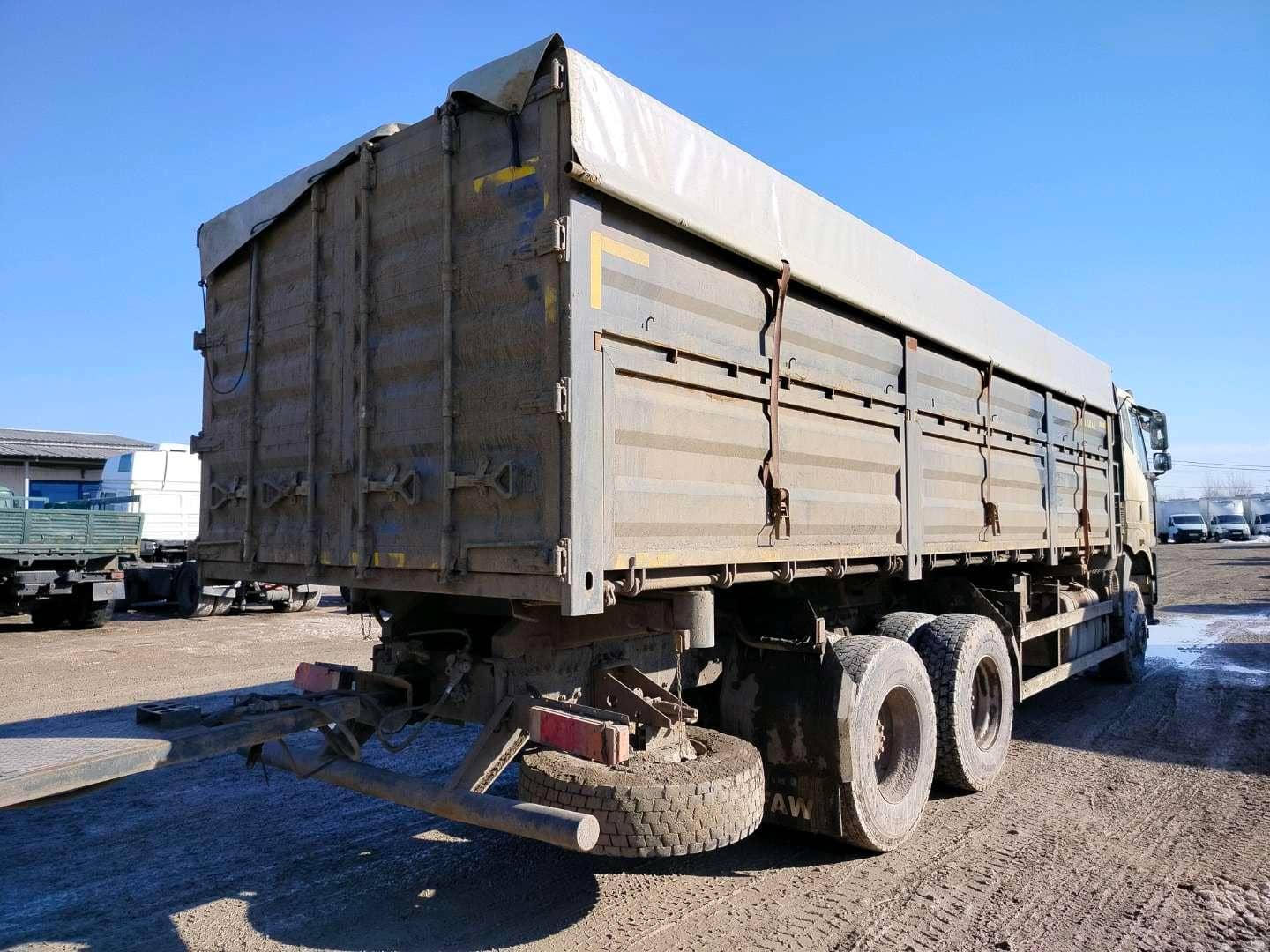 FAW CA3250P66K24T1E5 6х4,  130 404 км, 2022 года в лизинг