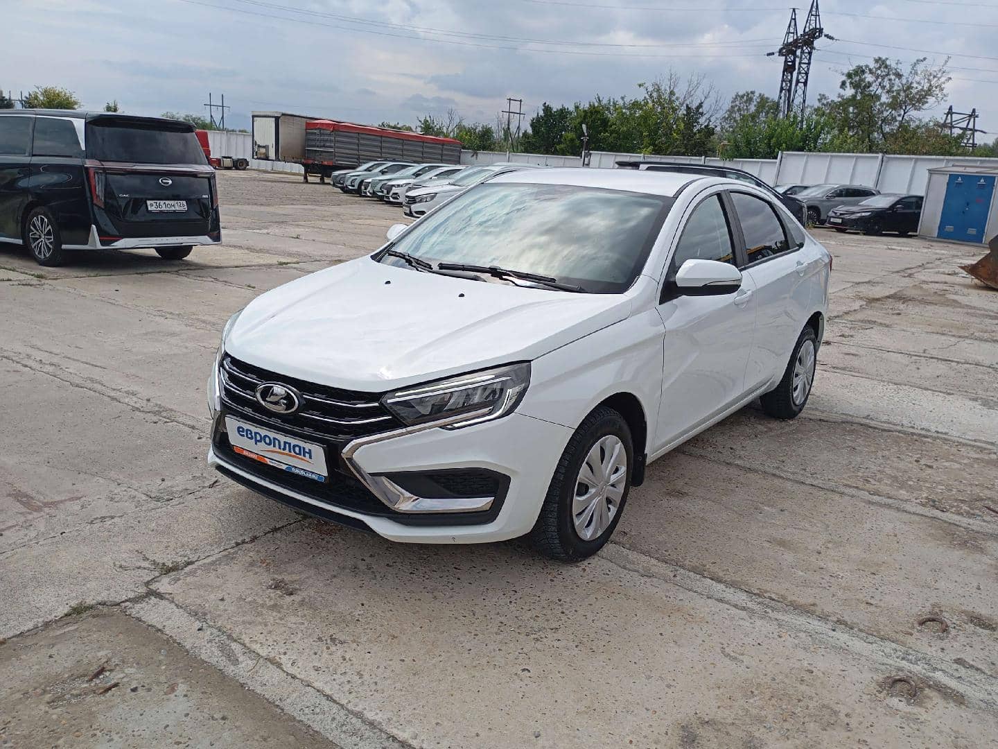 Lada Vesta седан,  46 841 км, 2024 года в лизинг