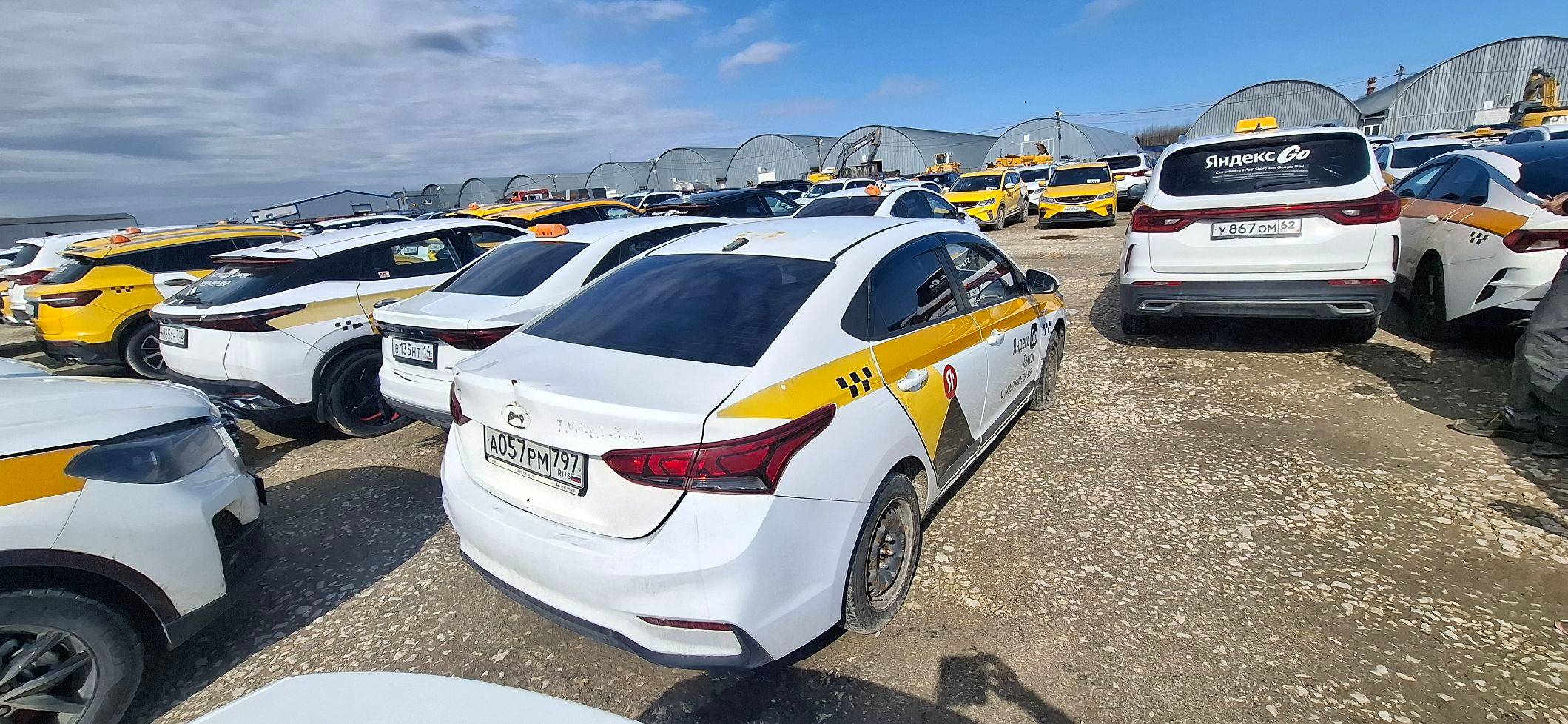 Solaris HS,  352 121 км, 2024 года в лизинг