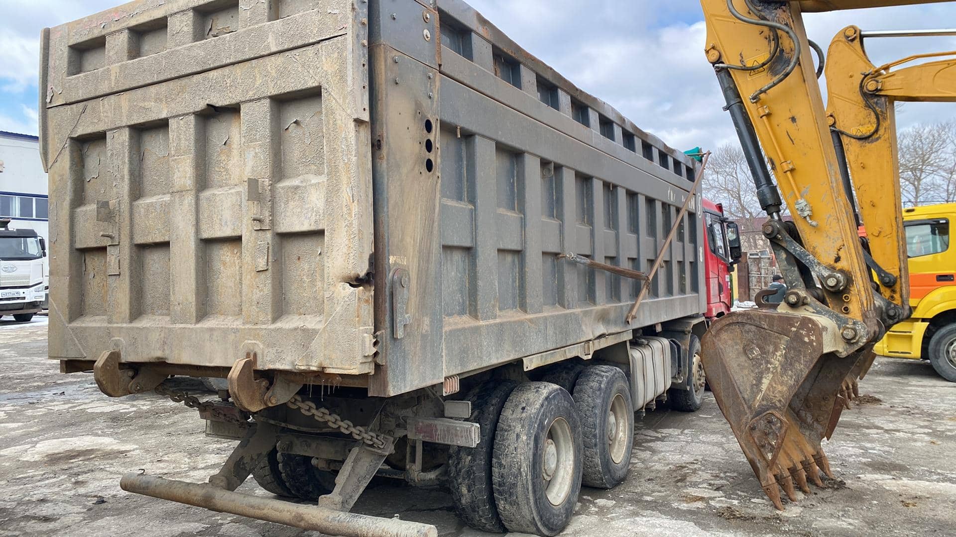 Shacman SX33186V366,  220 000 км, 2022 года в лизинг