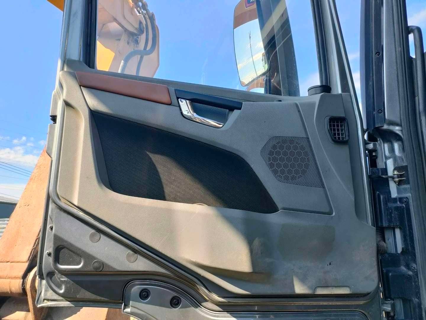 Shacman SX32586V384,  92 076 км, 2024 года в лизинг