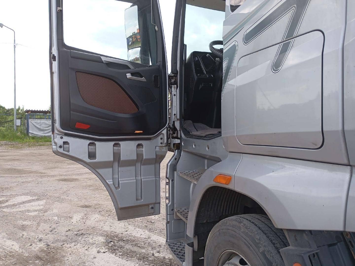 FAW CA4180P77K25E5 4x2,  368 980 км, 2023 года в лизинг