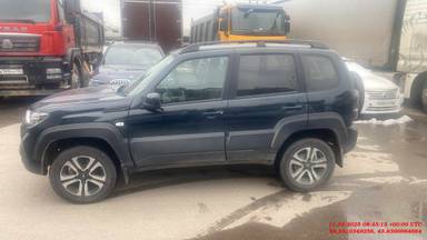 Lada Niva Travel