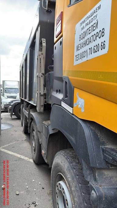 Renault К 440 8X4 (Day cab)
