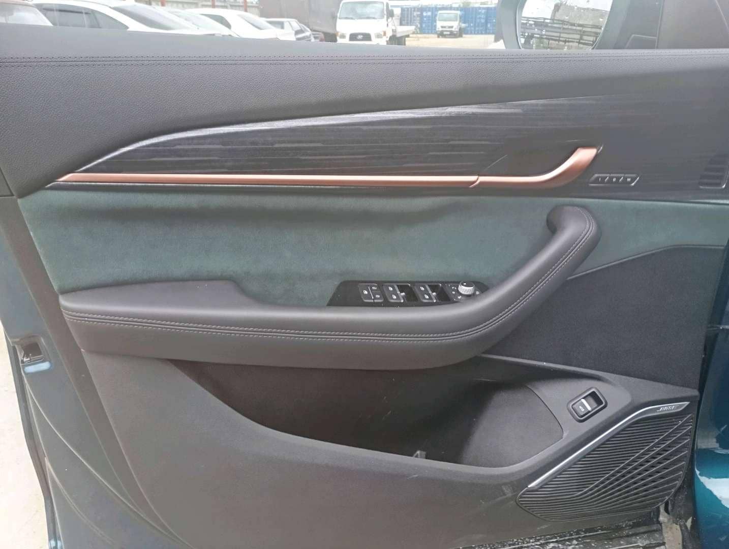 Geely Monjaro,  11 495 км, 2024 года в лизинг