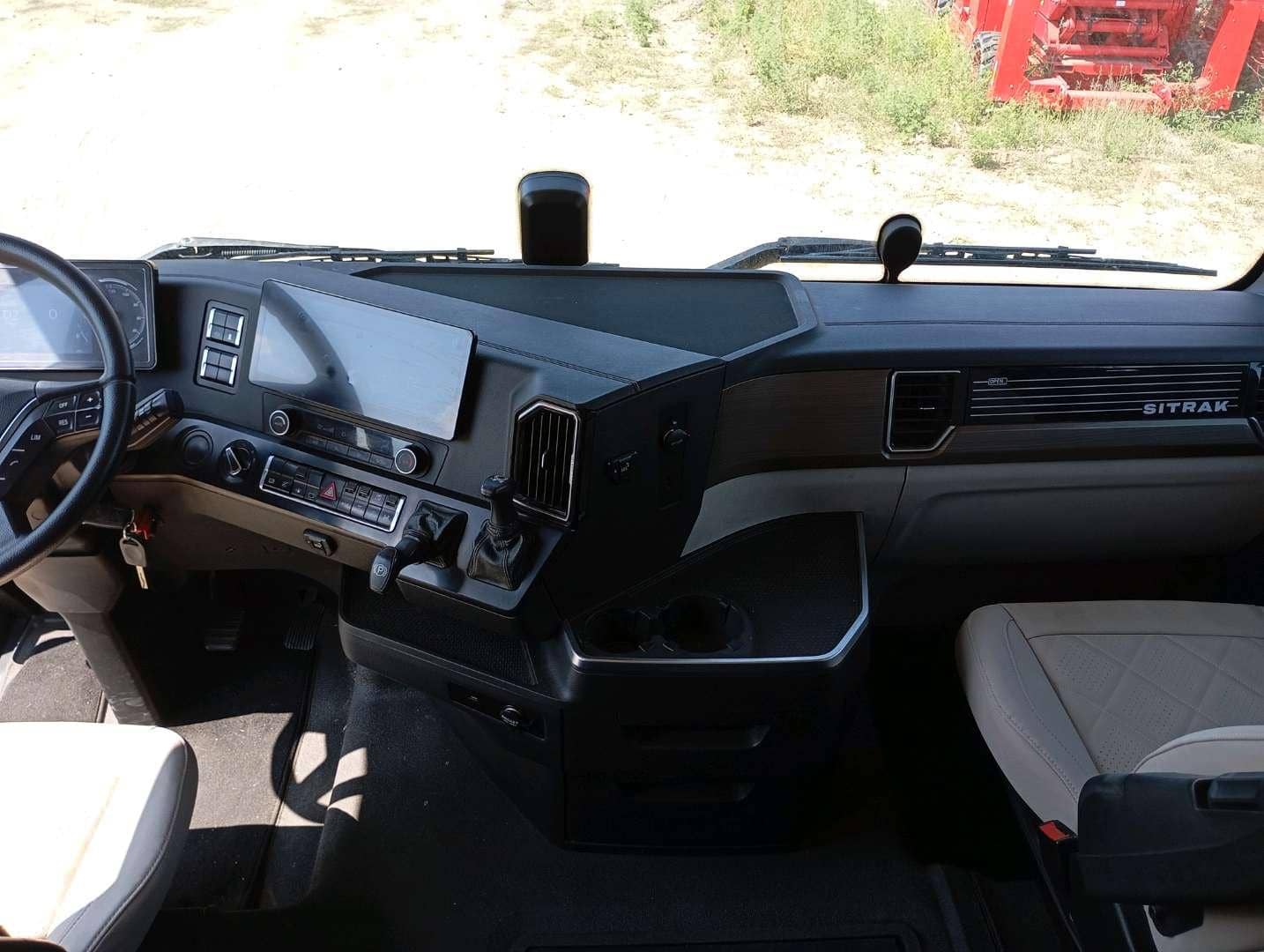 Sitrak С7Н MAX 6×4 ZZ4256V364HE,  137 093 км, 2023 года в лизинг