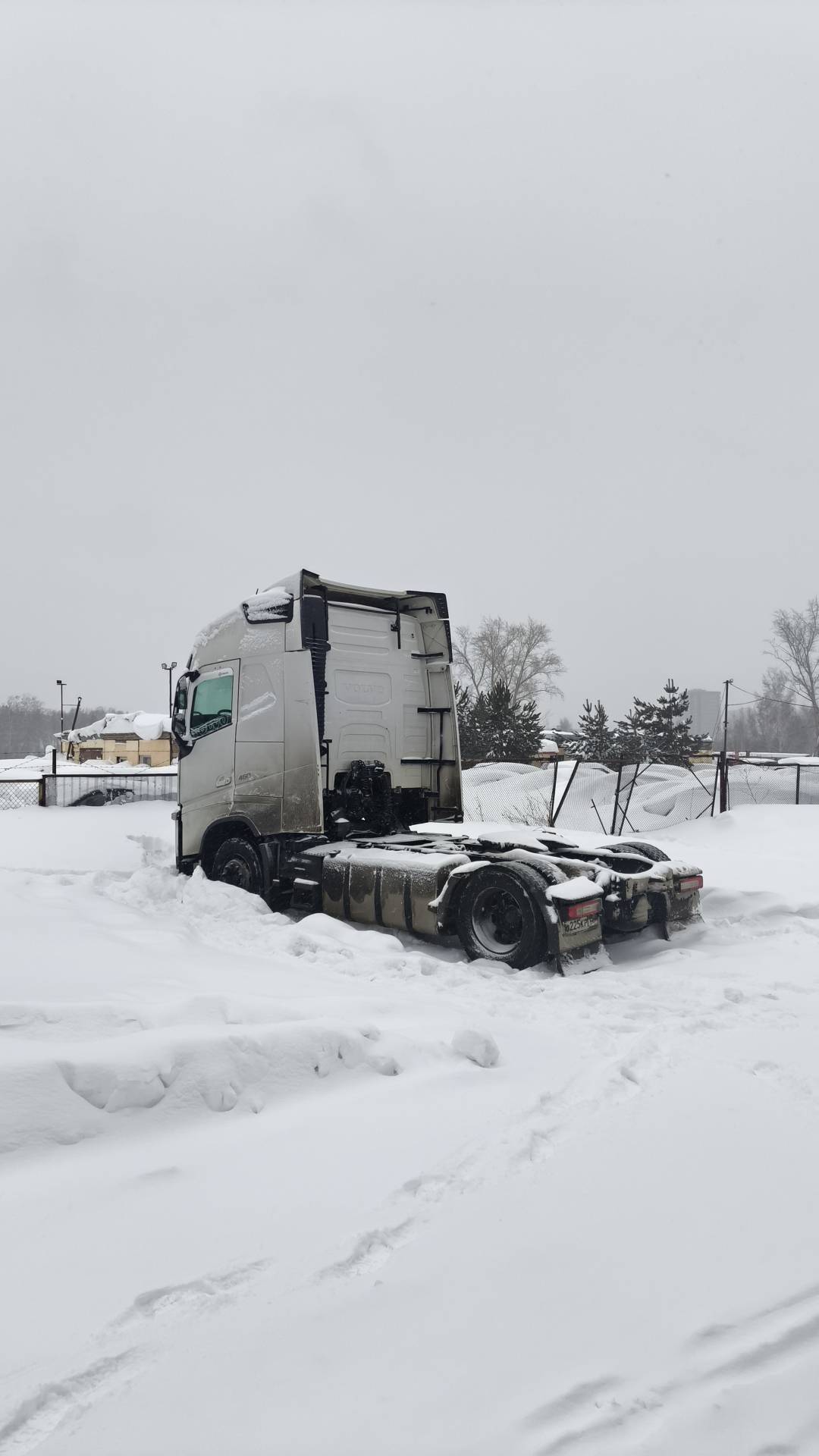 Volvo FH 460 4x2 (FH Globetrotter),  867 774 км, 2021 года в лизинг
