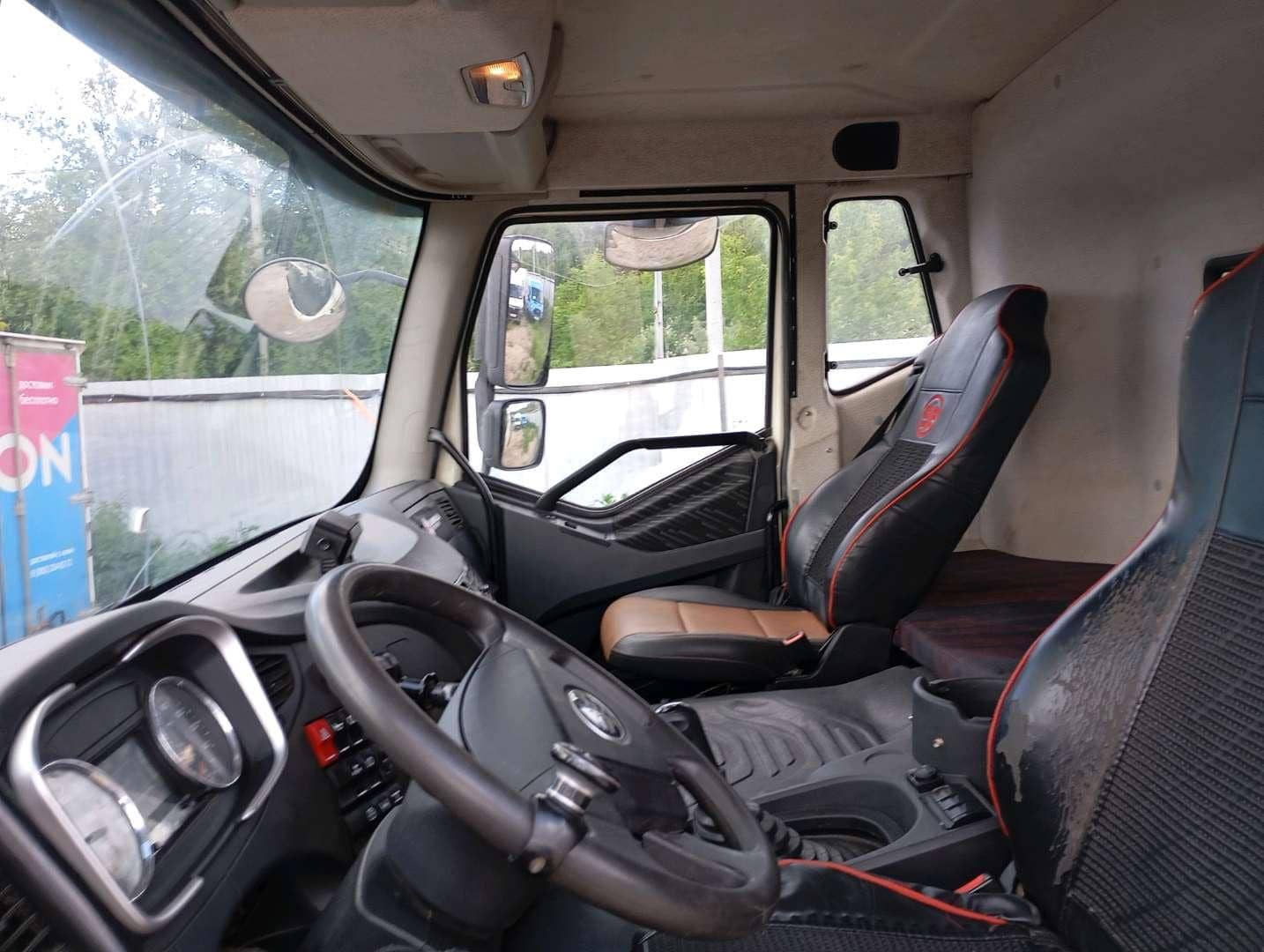 FAW CA3250P66K24T1E5 6х4,  180 571 км, 2022 года в лизинг