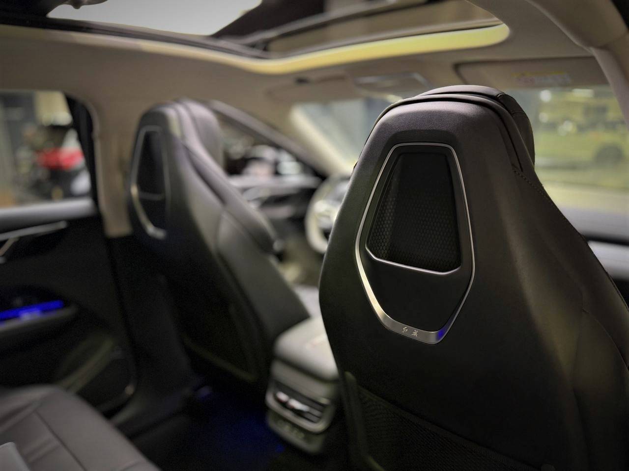 Hongqi HS3 Делюкс 2.0Т полный привод (Deluxe)