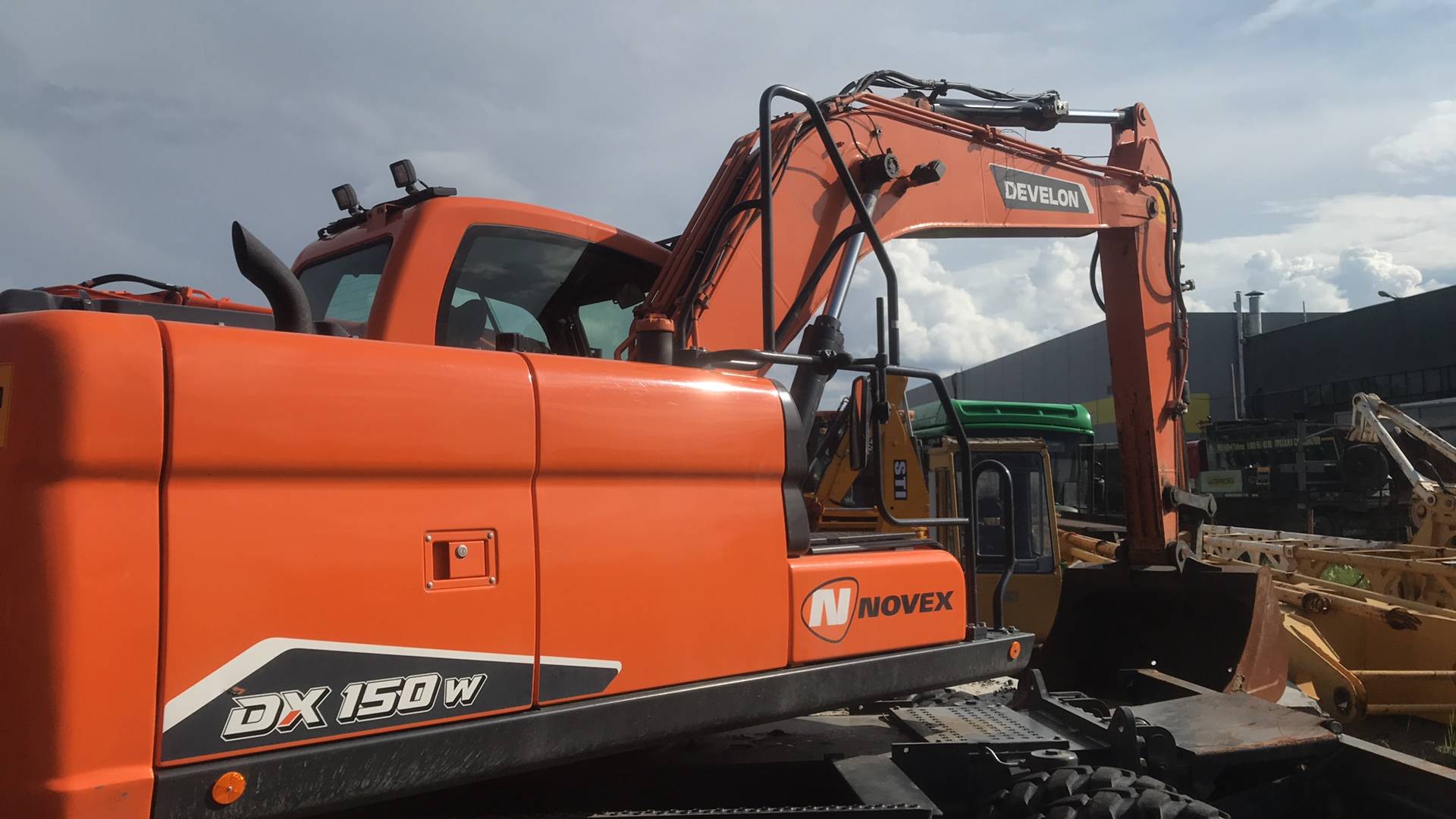 DOOSAN/DEVELON DX150W-7B