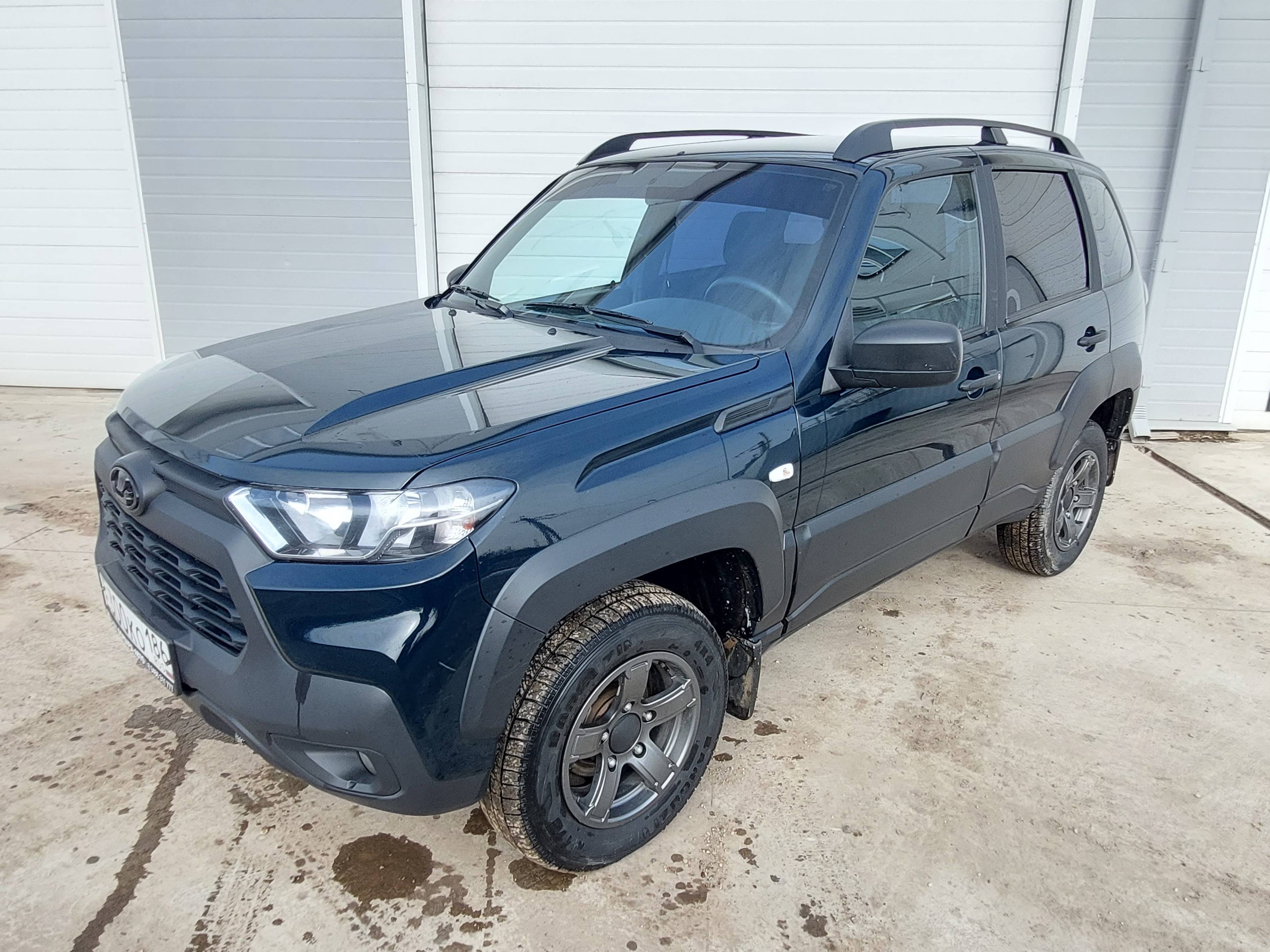 Lada Niva Travel
