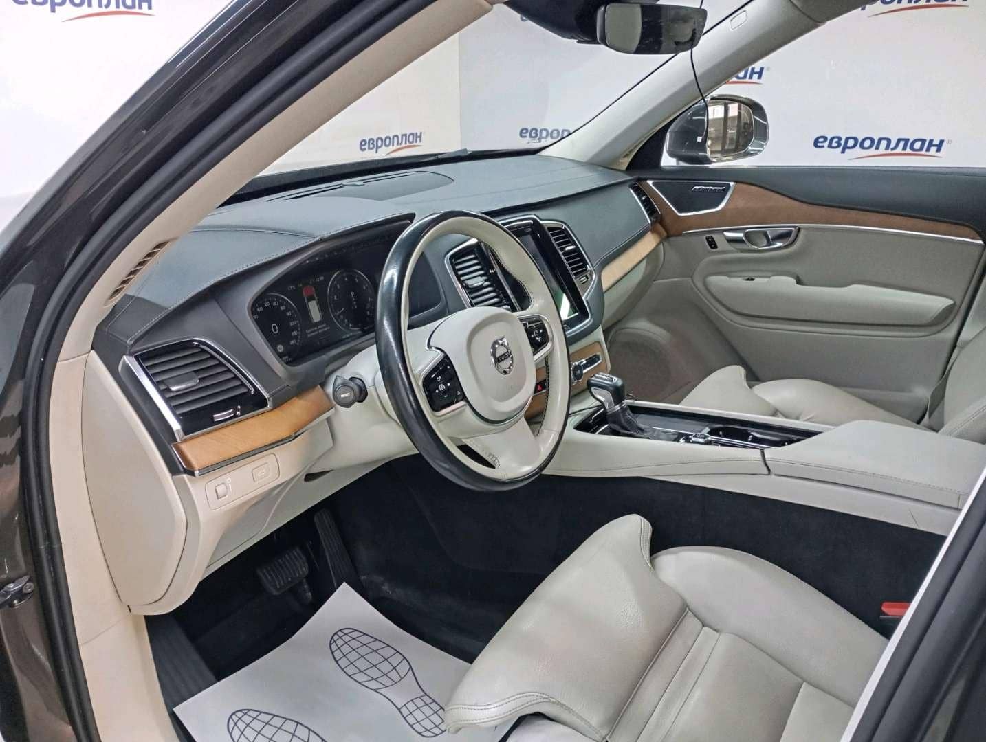 Volvo XC90,  218 999 км, 2021 года в лизинг