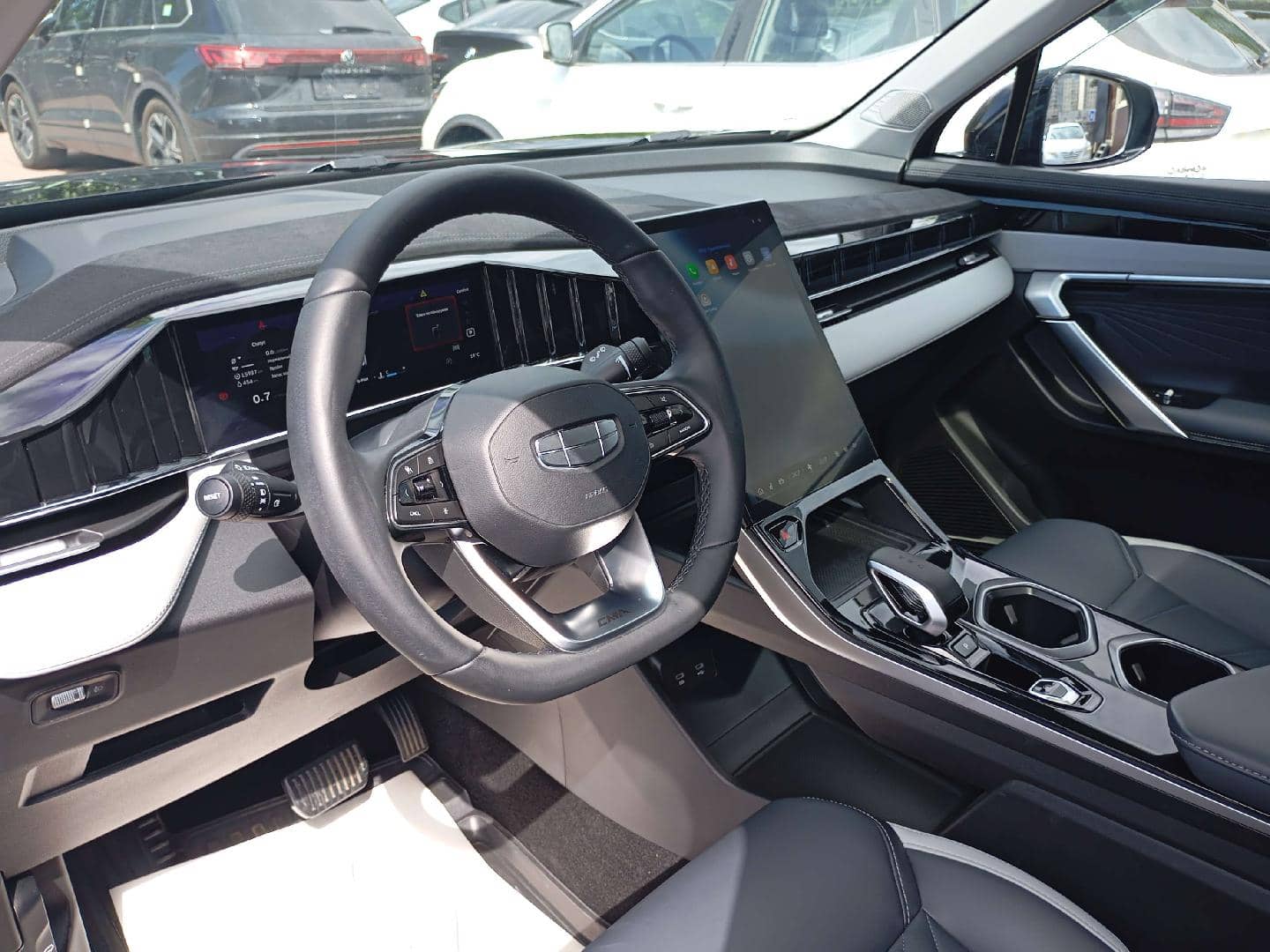 Geely Atlas,  15 937 км, 2024 года в лизинг